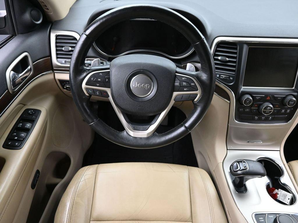 2015 Jeep Grand Cherokee Vehicle Photo in Marion, IA 52302