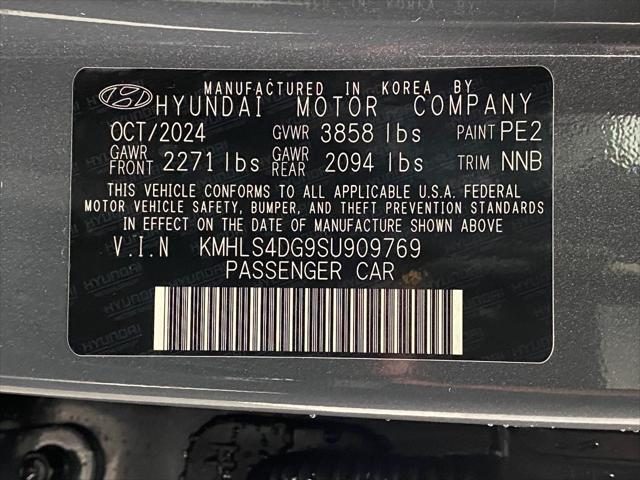2025 Hyundai ELANTRA Vehicle Photo in Appleton, WI 54913