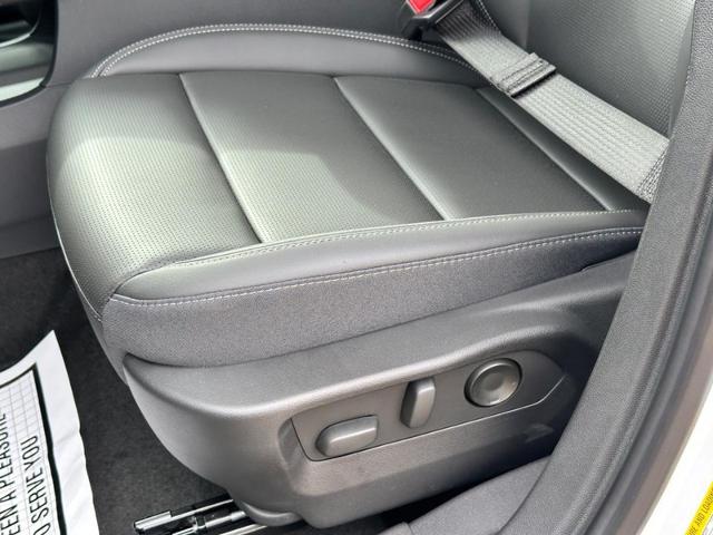 2025 Buick Envision Vehicle Photo in COLUMBIA, MO 65203-3903
