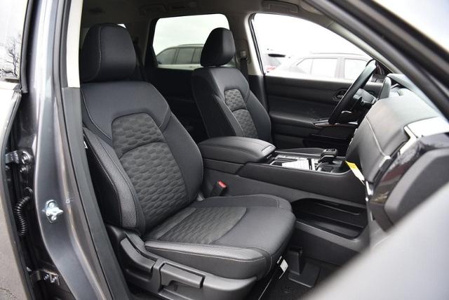 2025 Nissan Pathfinder Vehicle Photo in Ballwin, MO 63011