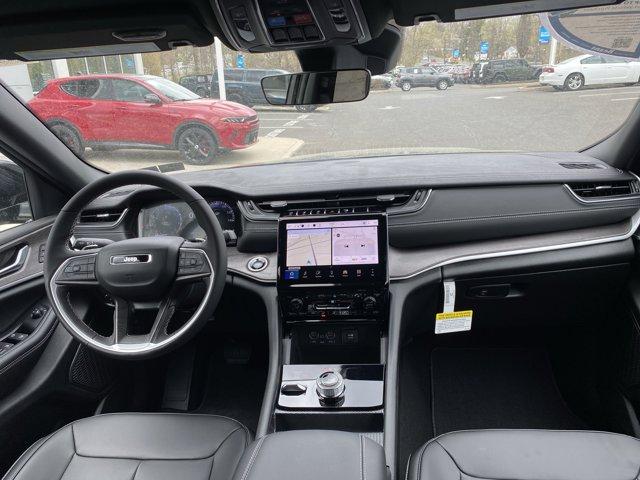 2025 Jeep Grand Cherokee Vehicle Photo in Doylsetown, PA 18901