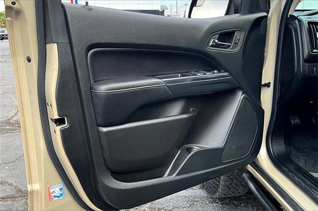 2022 GMC Canyon Vehicle Photo in TOPEKA, KS 66609-0000