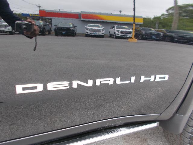 2025 GMC Sierra 2500 HD Vehicle Photo in LOWELL, MA 01852-4336