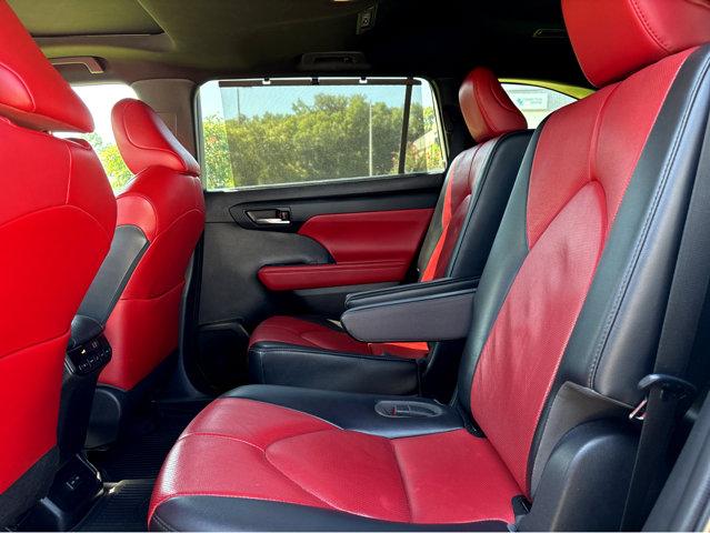 2022 Toyota Highlander Vehicle Photo in Hinesville, GA 31313