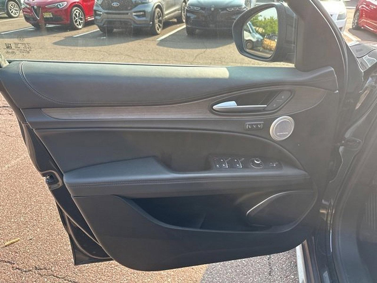 2022 Alfa Romeo Stelvio Vehicle Photo in Willow Grove, PA 19090