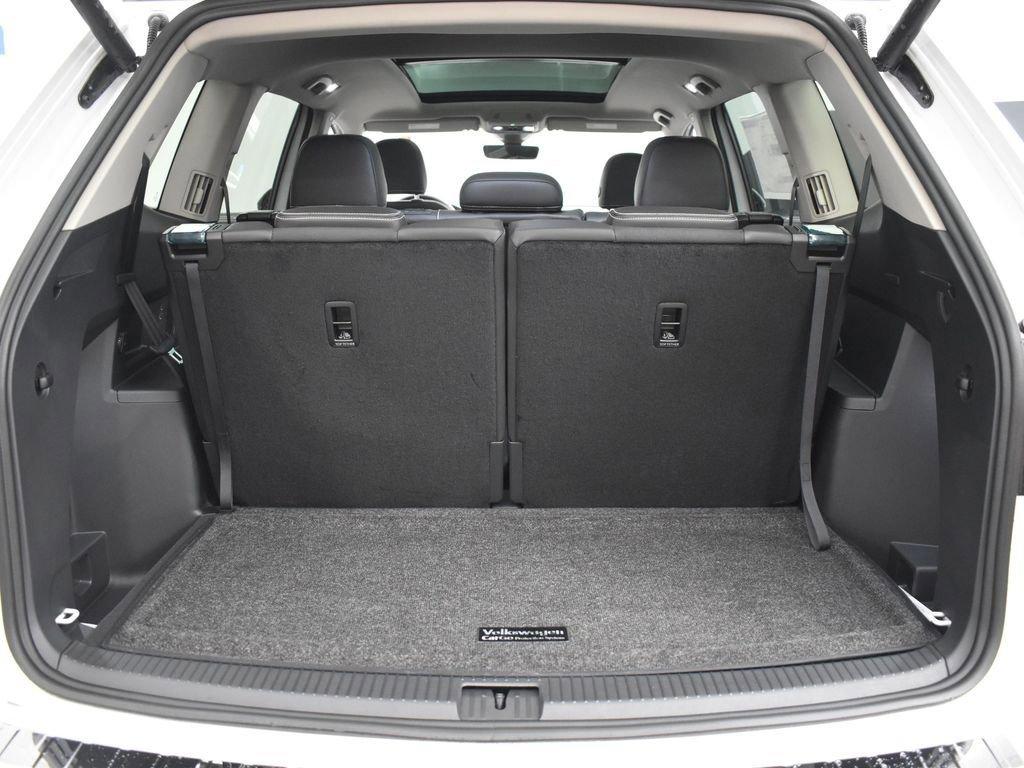2024 Volkswagen Atlas Vehicle Photo in Marion, IA 52302