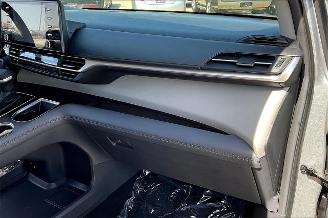 2024 Toyota Sienna Vehicle Photo in Grapevine, TX 76051