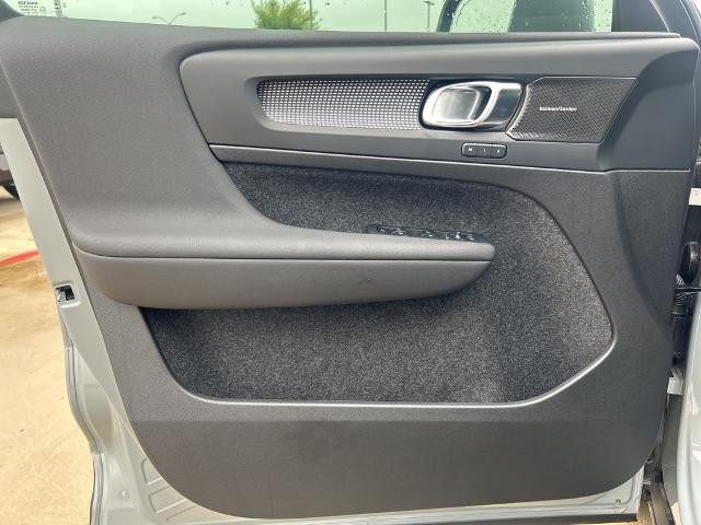 2025 Volvo XC40 Vehicle Photo in Grapevine, TX 76051