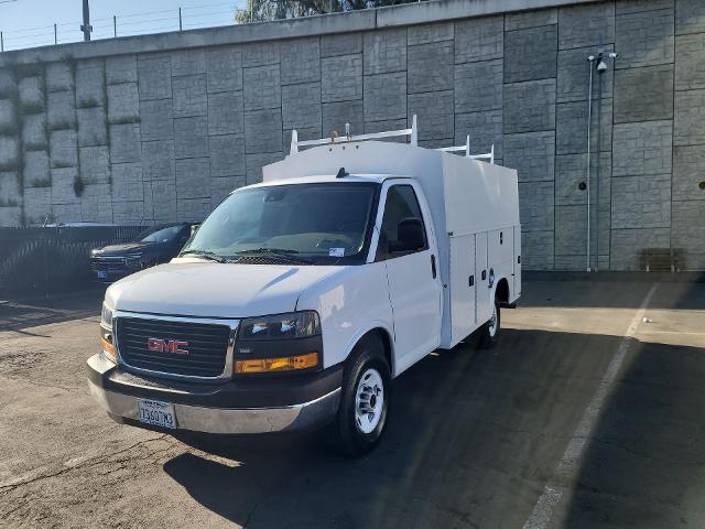 2023 GMC Savana Cutaway 3500 Vehicle Photo in LA MESA, CA 91942-8211