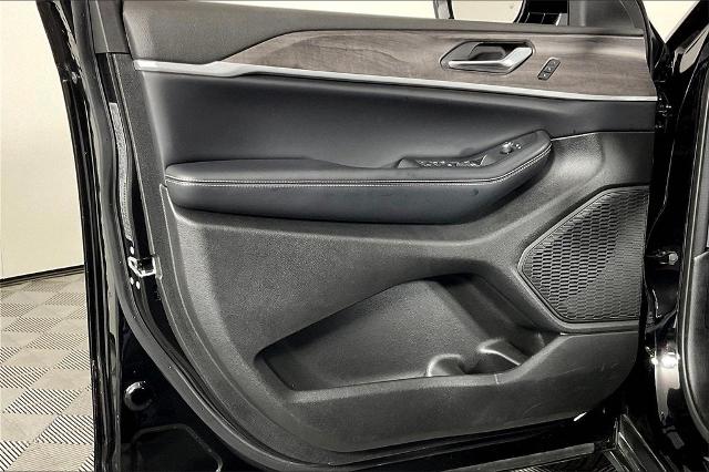 2024 Jeep Grand Cherokee Vehicle Photo in Tulsa, OK 74129