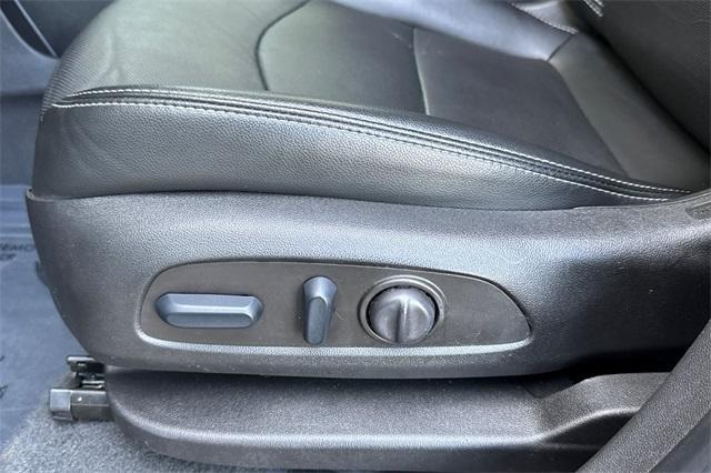 2023 GMC Terrain Vehicle Photo in ELK GROVE, CA 95757-8703