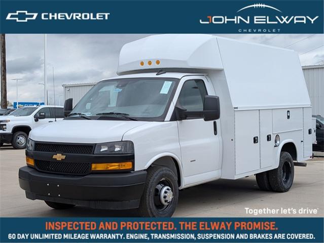 2024 Chevrolet Express Commercial Cutaway Vehicle Photo in ENGLEWOOD, CO 80113-6708