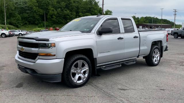 2017 Chevrolet Silverado 1500 Vehicle Photo in MOON TOWNSHIP, PA 15108-2571