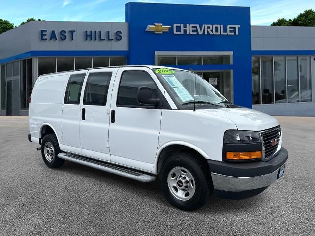 2023 GMC Savana Cargo Van Vehicle Photo in Roslyn, NY 11576