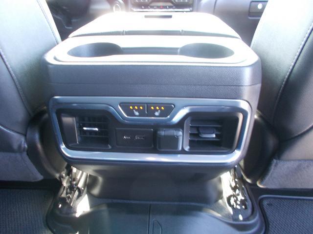 2021 GMC Sierra 1500 Vehicle Photo in LOWELL, MA 01852-4336