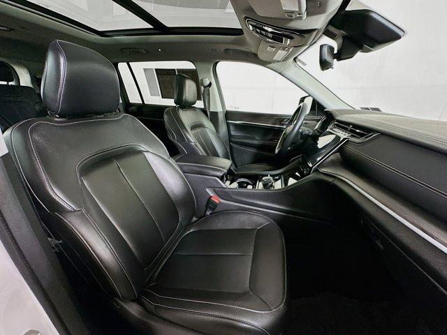 2022 Jeep Grand Cherokee L Vehicle Photo in Doylsetown, PA 18901