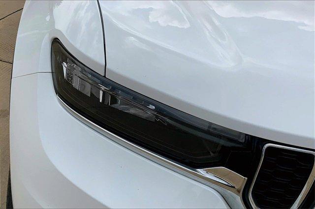 2023 Jeep Grand Cherokee L Vehicle Photo in TOPEKA, KS 66609-0000