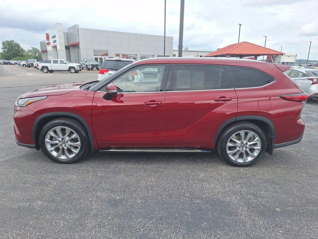 2020 Toyota Highlander Vehicle Photo in Marion, IA 52302