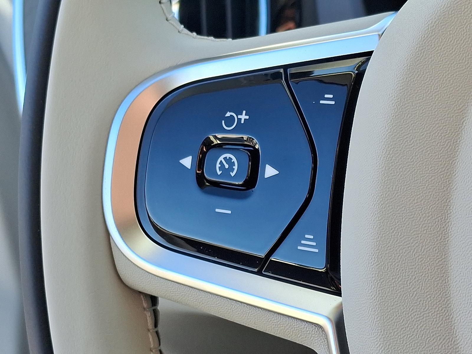 2025 Volvo XC60 Vehicle Photo in Trevose, PA 19053