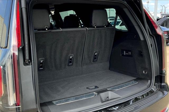 2023 Cadillac Escalade Vehicle Photo in KANSAS CITY, MO 64114-4545