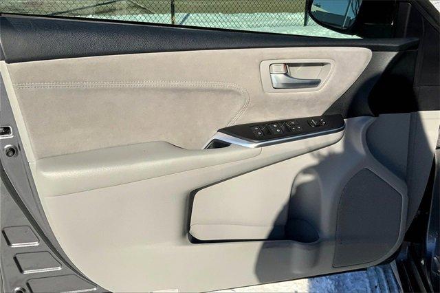 2017 Toyota Camry Vehicle Photo in KANSAS CITY, MO 64114-4545