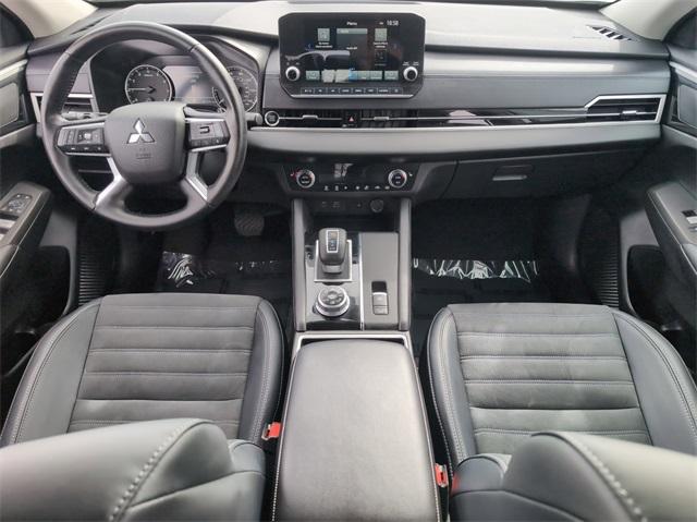 2024 Mitsubishi Outlander Vehicle Photo in AURORA, CO 80012-4011