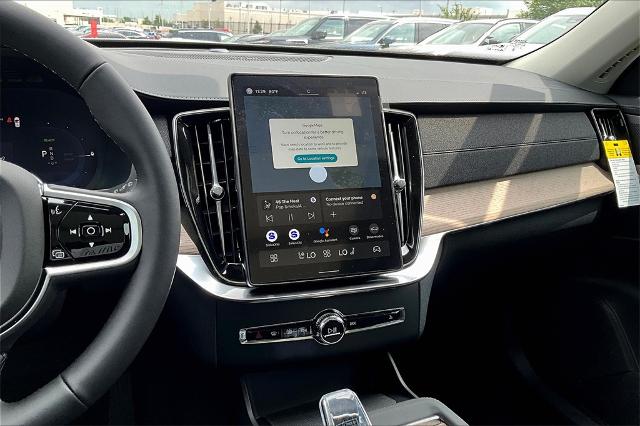 2025 Volvo XC90 Plug-In Hybrid Vehicle Photo in Grapevine, TX 76051