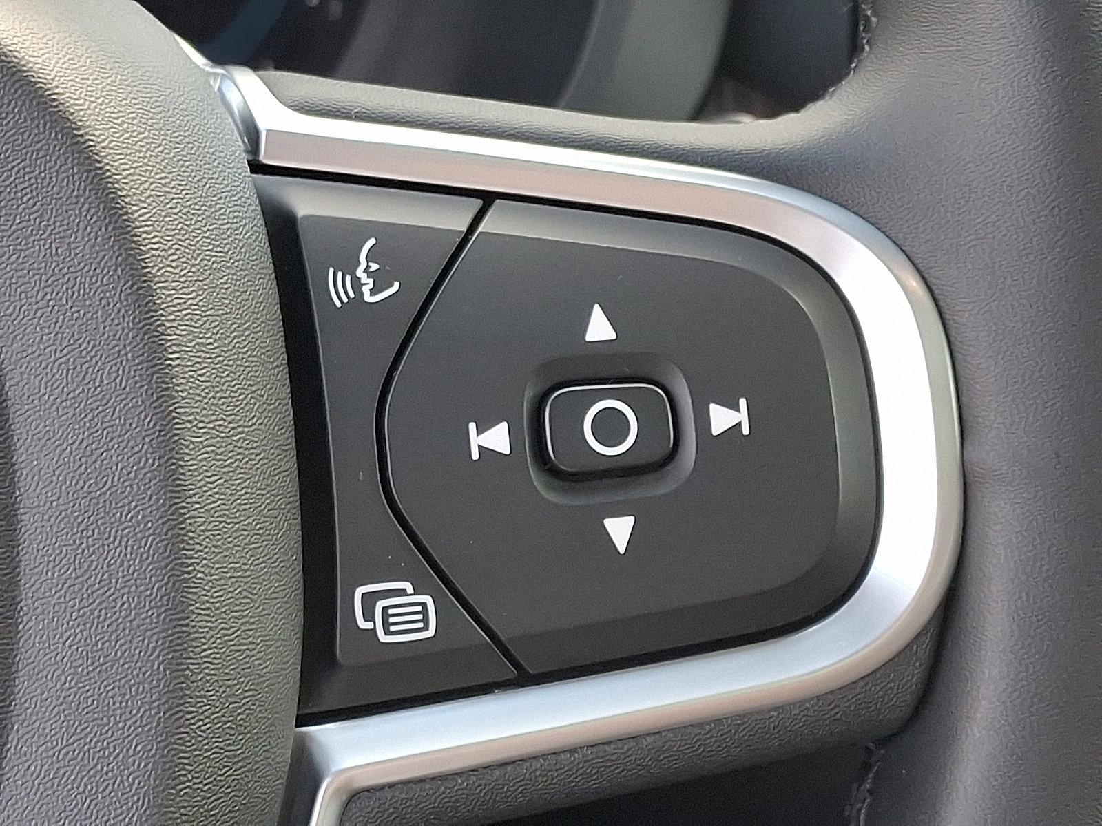 2022 Volvo XC60 Vehicle Photo in Trevose, PA 19053