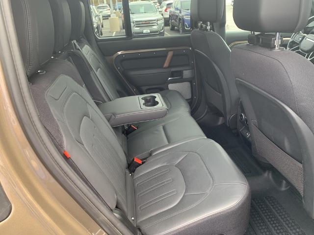 2023 Defender Vehicle Photo in GREEN BAY, WI 54304-5303