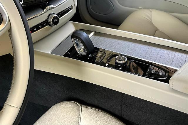 2025 Volvo XC60 Plug-In Hybrid Vehicle Photo in Houston, TX 77007