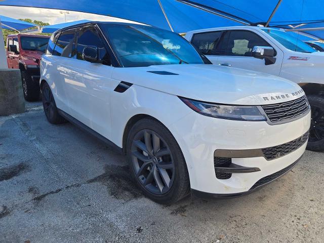 2024 Range Rover Sport Vehicle Photo in DENTON, TX 76210-9321