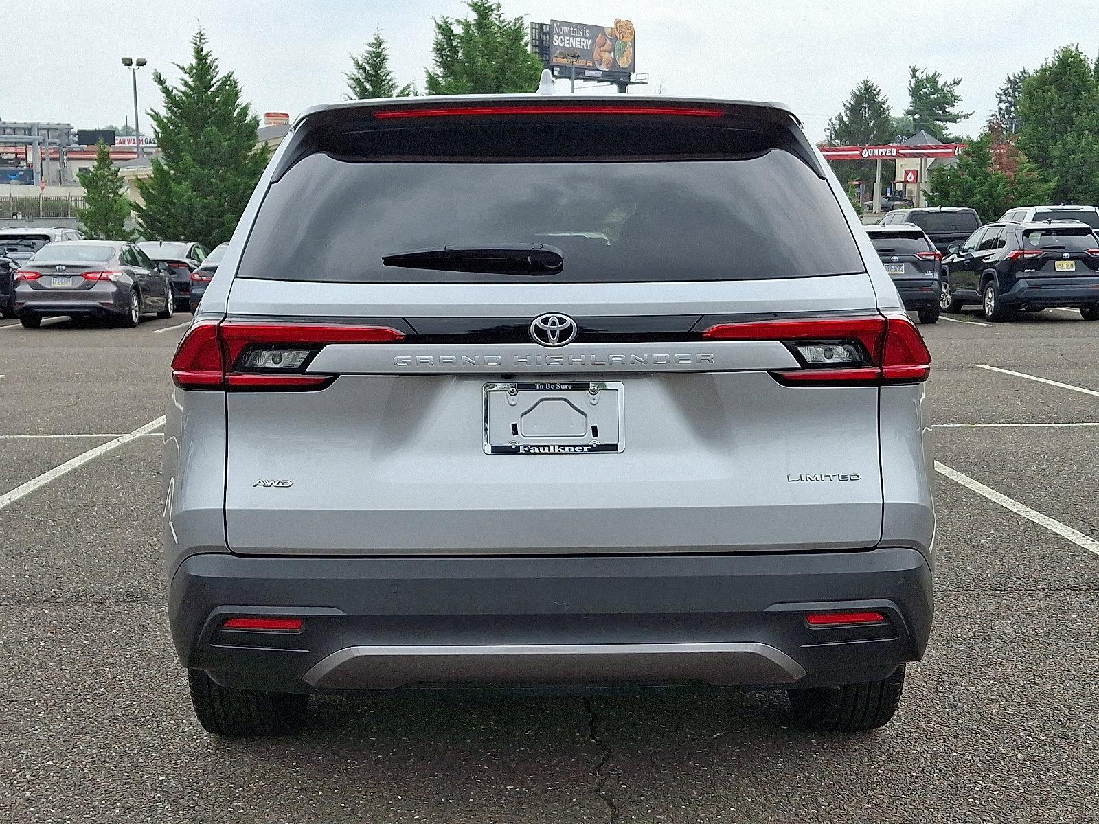 2024 Toyota Grand Highlander Vehicle Photo in Trevose, PA 19053