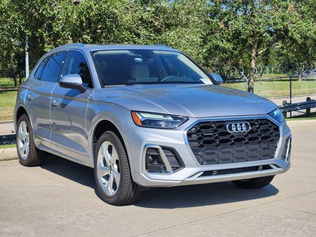 2024 Audi Q5 Vehicle Photo in HOUSTON, TX 77090