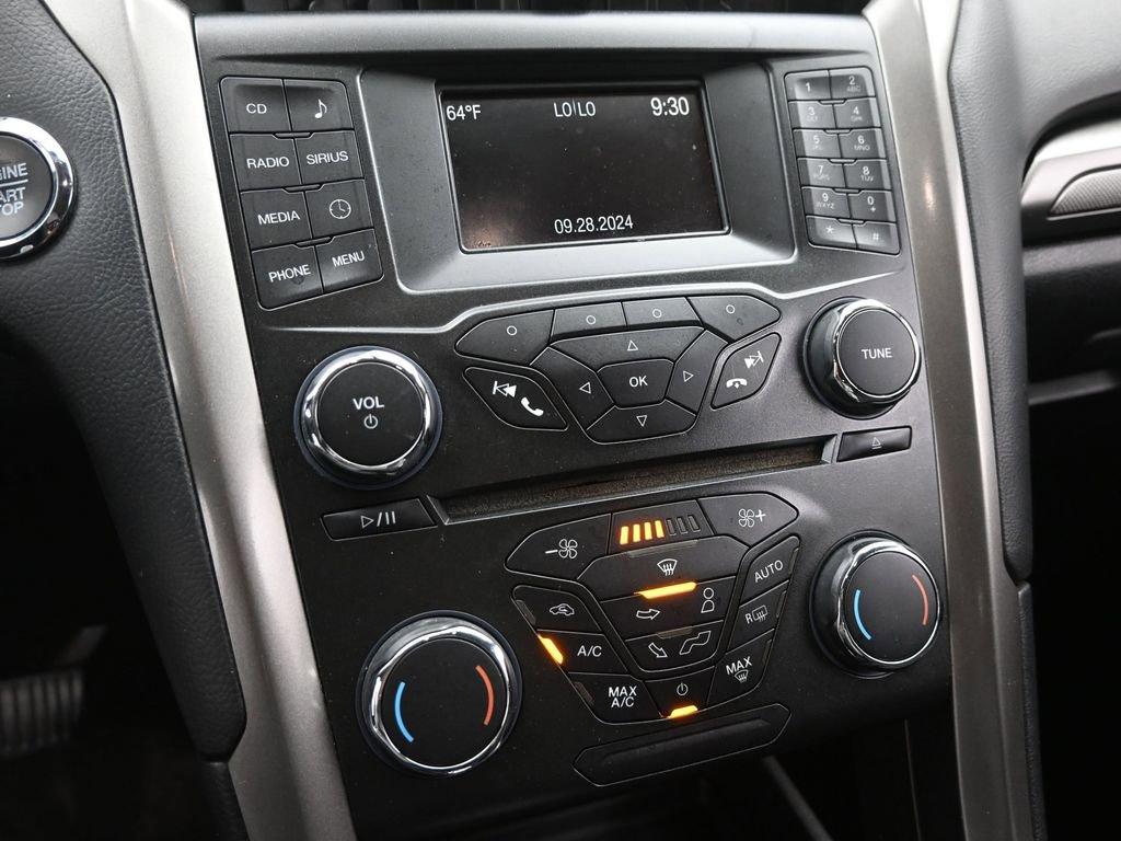 2018 Ford Fusion Hybrid Vehicle Photo in Cedar Rapids, IA 52402