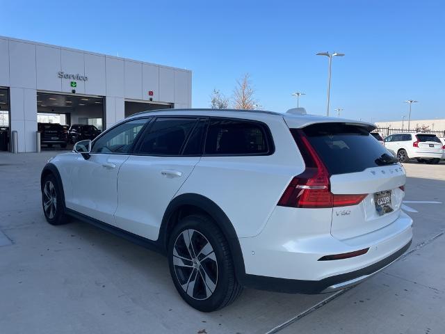 2024 Volvo V60 Cross Country Vehicle Photo in Grapevine, TX 76051