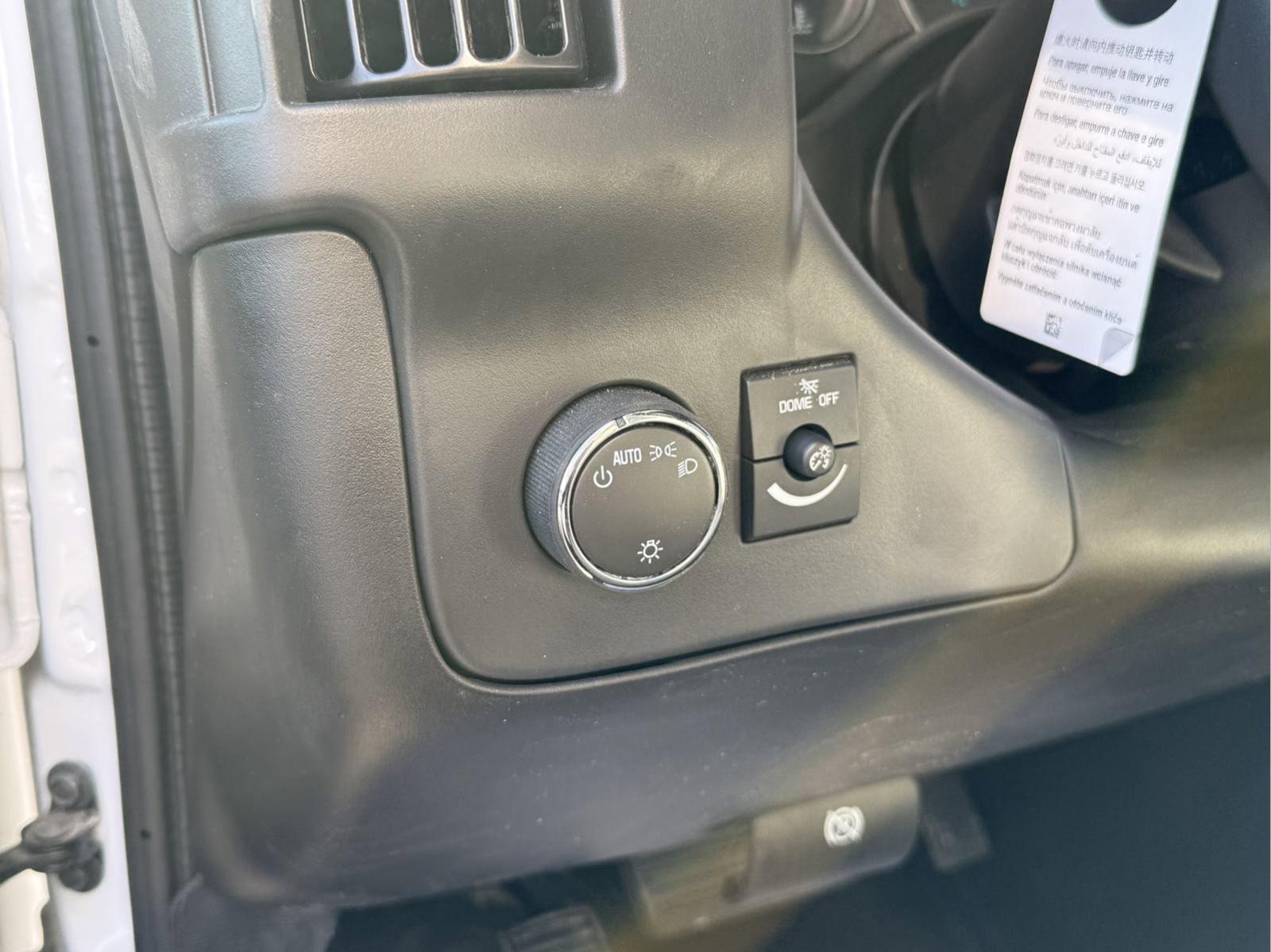 2024 Chevrolet Express Cutaway 3500 Vehicle Photo in GEORGETOWN, TX 78626-7508