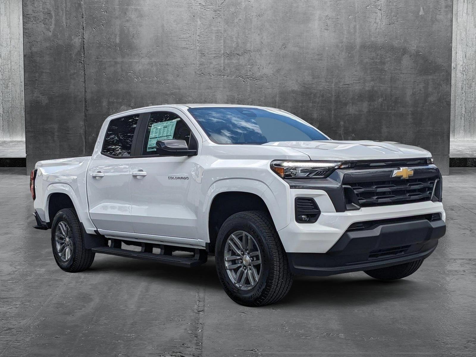 2024 Chevrolet Colorado Vehicle Photo in GREENACRES, FL 33463-3207