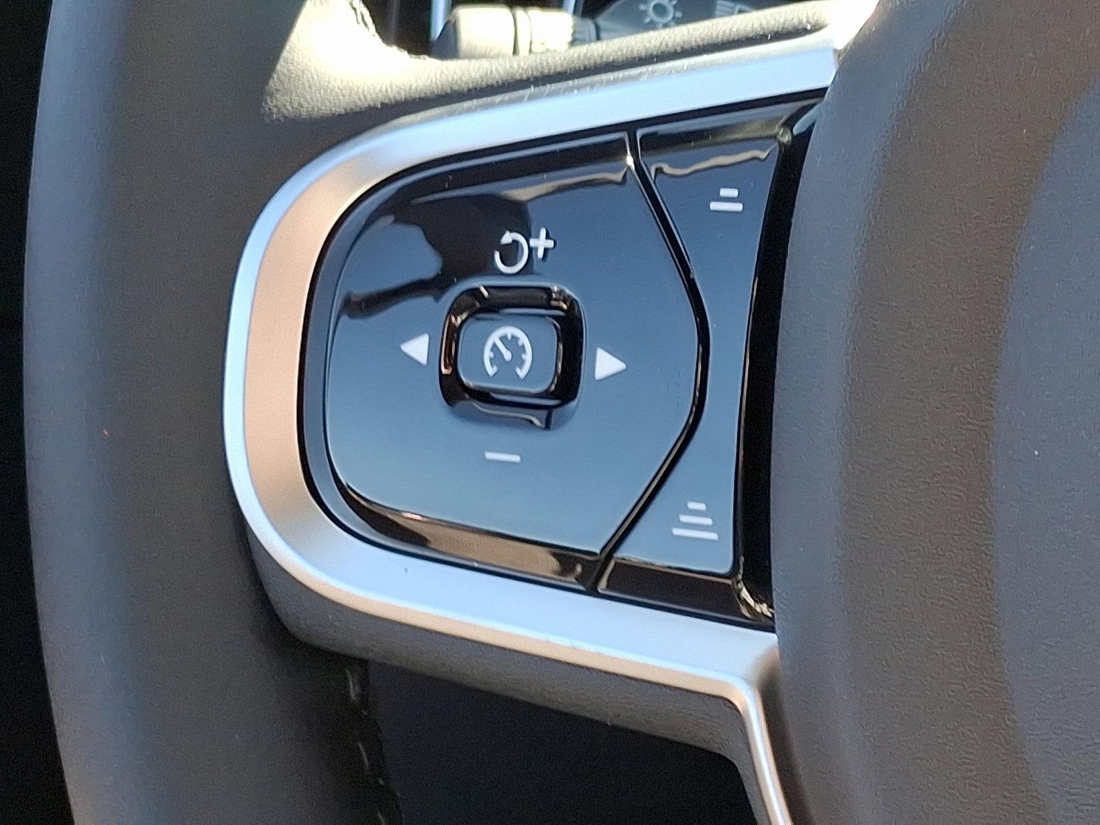 2025 Volvo XC90 Vehicle Photo in Trevose, PA 19053