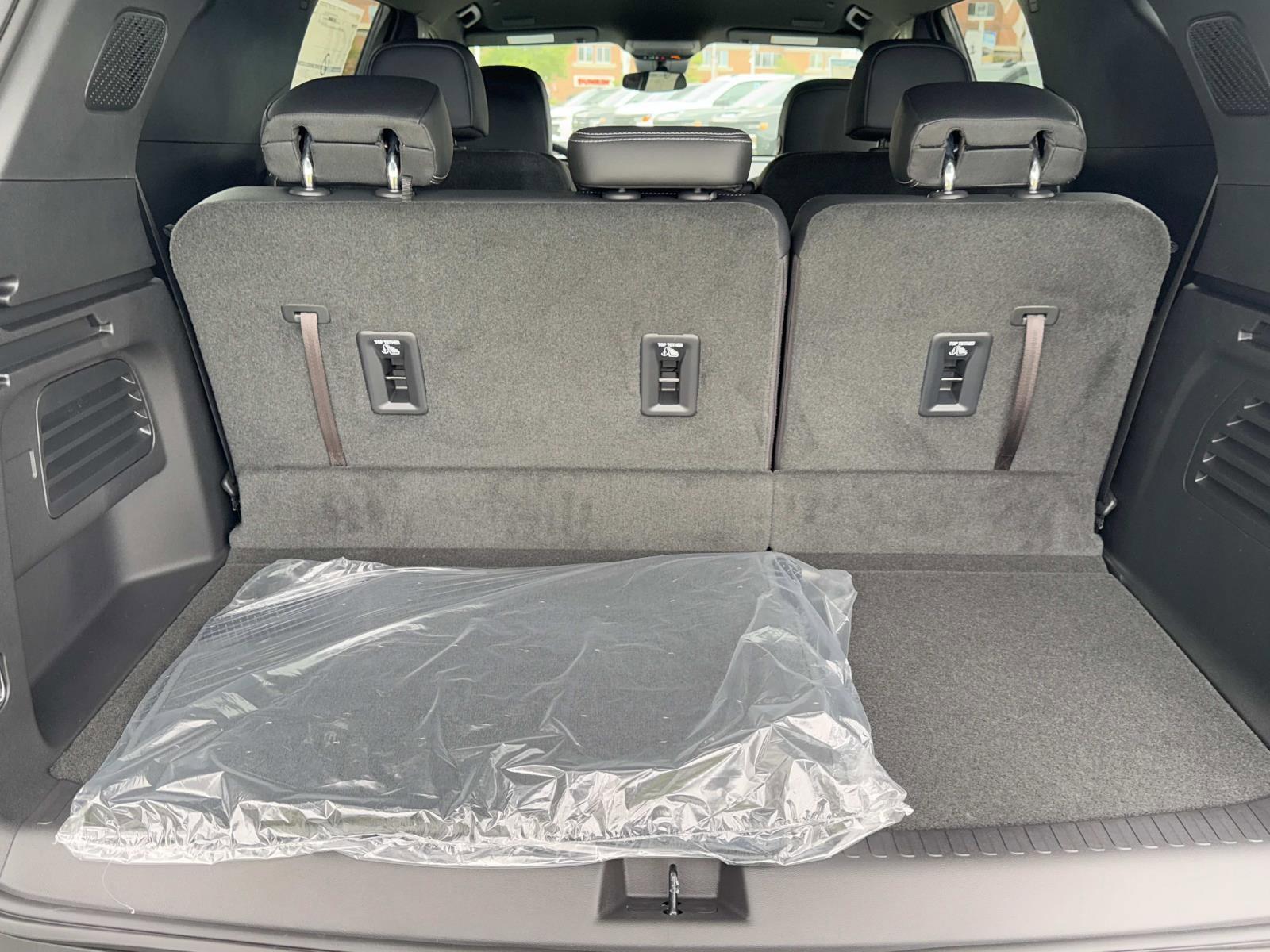 2025 Chevrolet Traverse Vehicle Photo in LOS ANGELES, CA 90007-3794