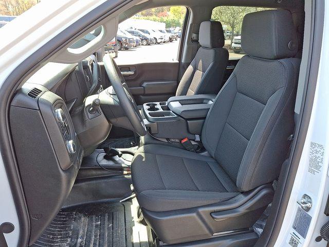 2025 GMC Sierra 3500 HD Chassis Cab Vehicle Photo in DANBURY, CT 06810-5034