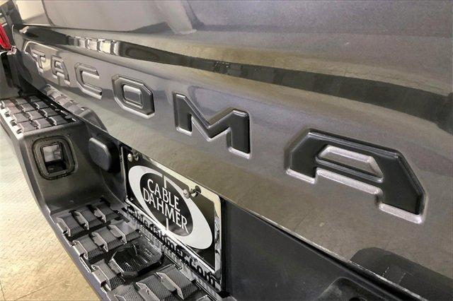 2022 Toyota Tacoma 2WD Vehicle Photo in INDEPENDENCE, MO 64055-1314