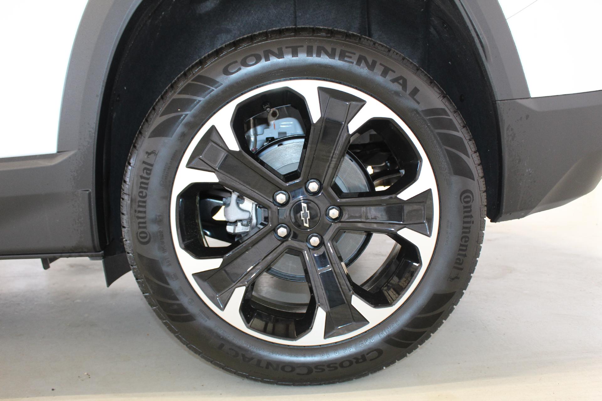 2025 Chevrolet Equinox Vehicle Photo in NORTHAMPTON, MA 01060-1120