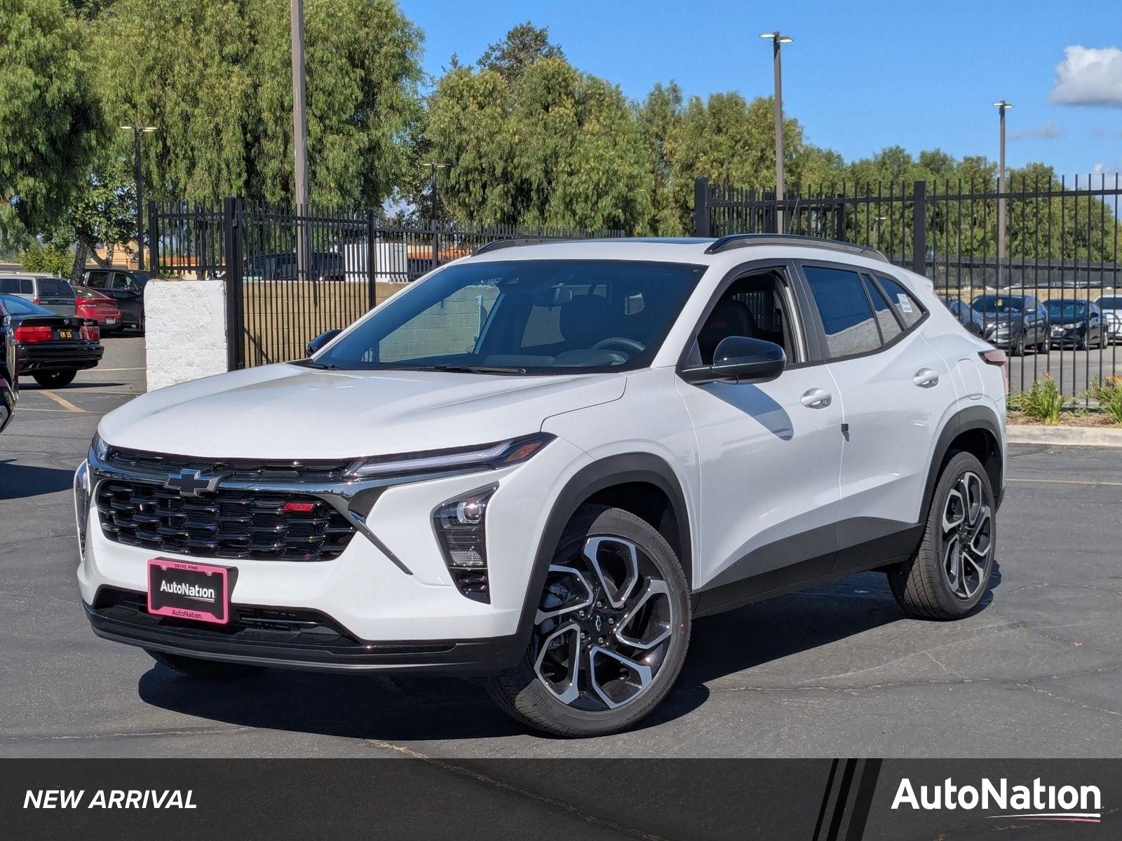 2025 Chevrolet Trax Vehicle Photo in VALENCIA, CA 91355-1705