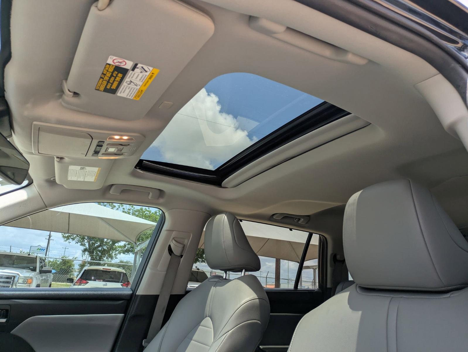 2021 Toyota Highlander Vehicle Photo in SELMA, TX 78154-1460