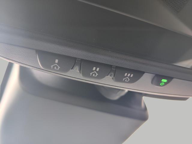 2025 Subaru Ascent Vehicle Photo in Green Bay, WI 54304