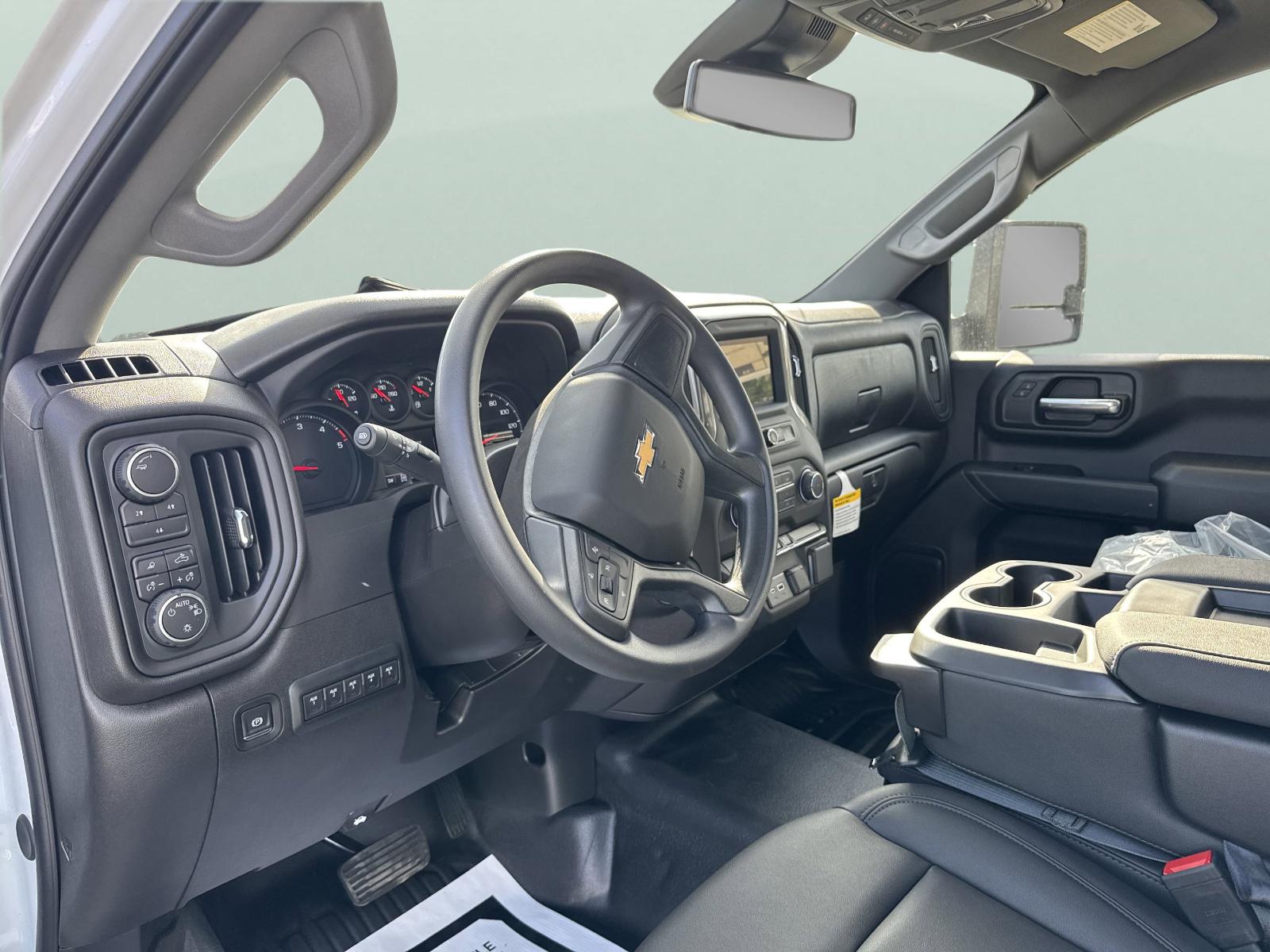 2025 Chevrolet Silverado 3500 HD Chassis Cab Vehicle Photo in GEORGETOWN, TX 78626-7508