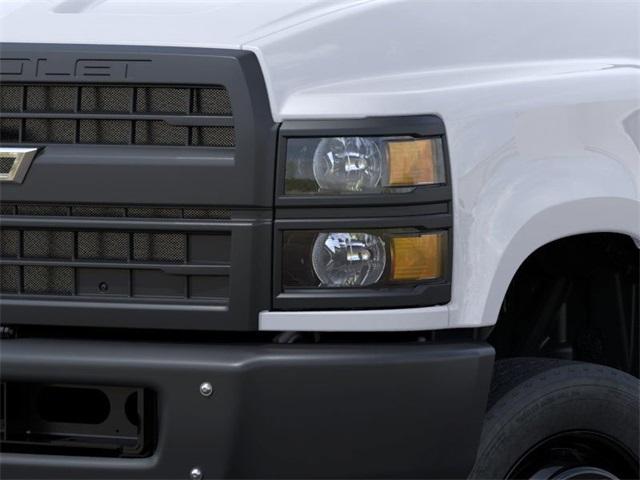 2025 Chevrolet Silverado Chassis Cab Vehicle Photo in ENGLEWOOD, CO 80113-6708