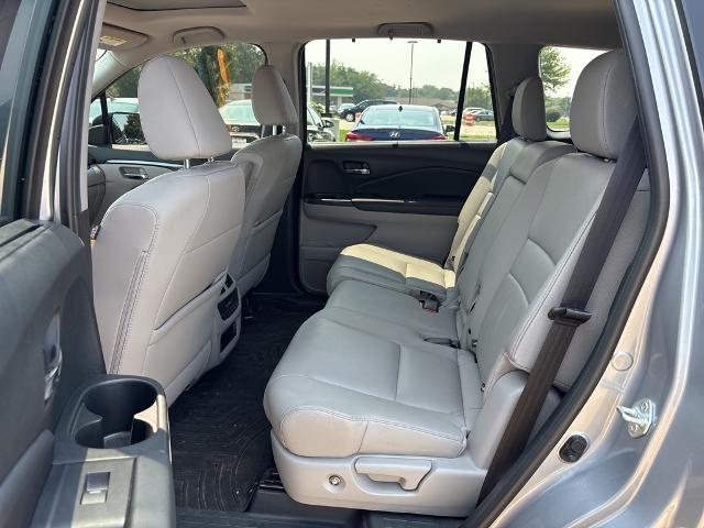 2022 Honda Pilot Vehicle Photo in Peoria, IL 61615