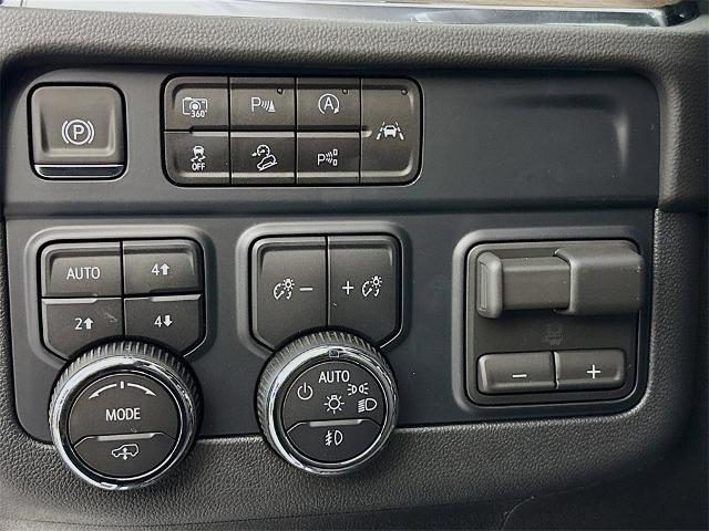 2025 Chevrolet Tahoe Vehicle Photo in PUYALLUP, WA 98371-4149