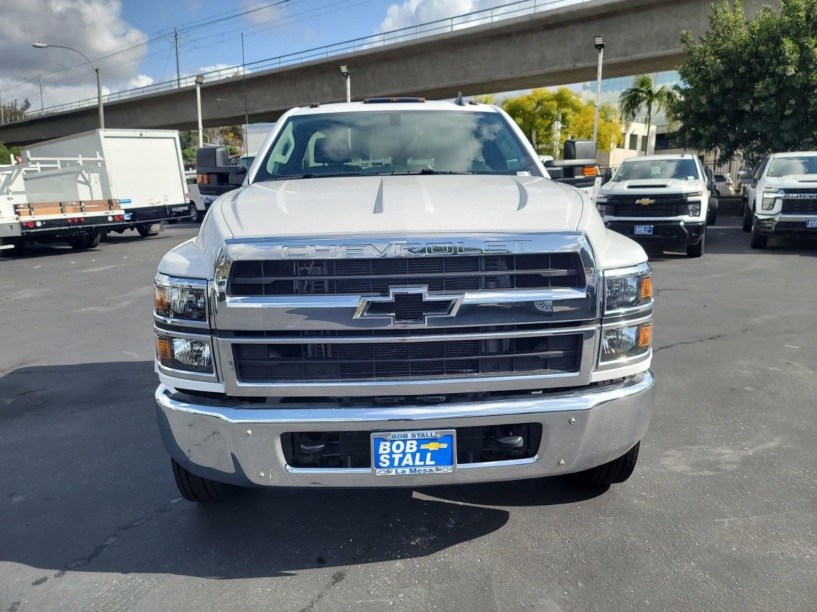 2023 Chevrolet Silverado Chassis Cab Vehicle Photo in LA MESA, CA 91942-8211